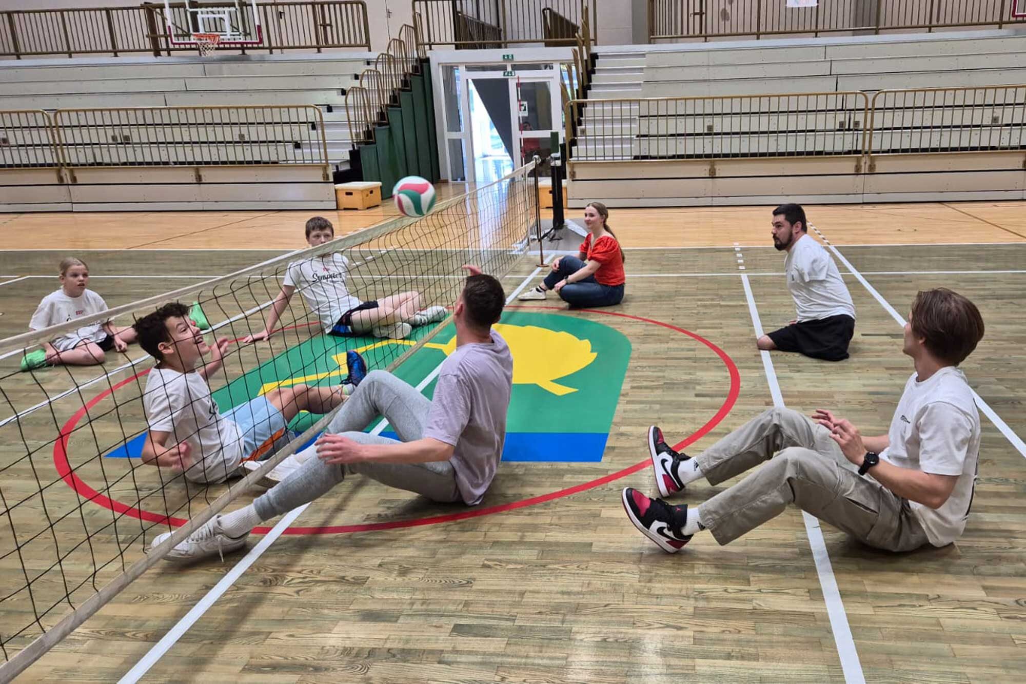 vkljucevanje-odbojka-sede