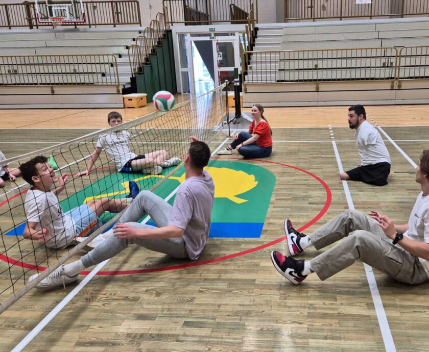 vkljucevanje-odbojka-sede